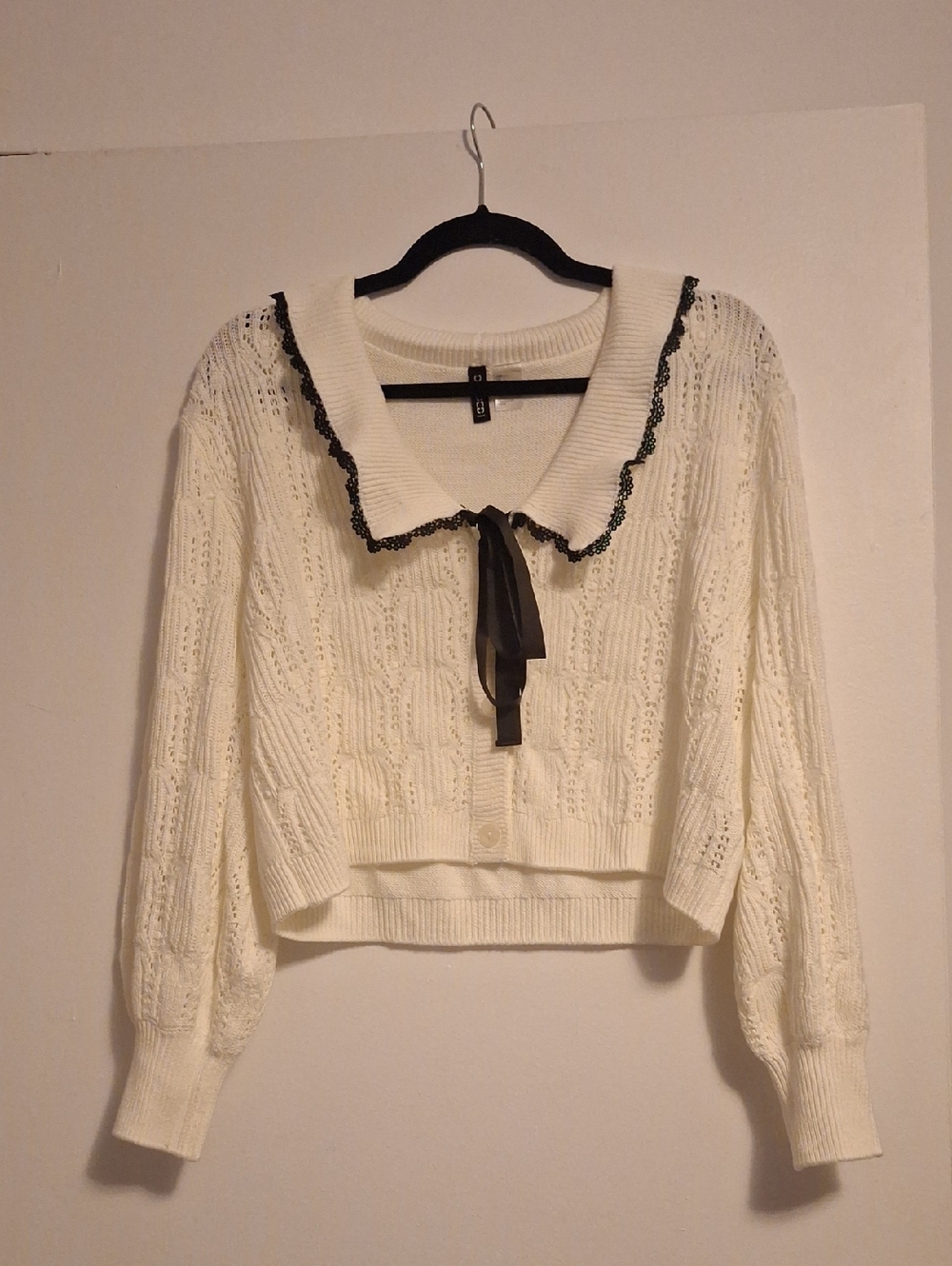 H&M Cream Knit Top with Black Trim